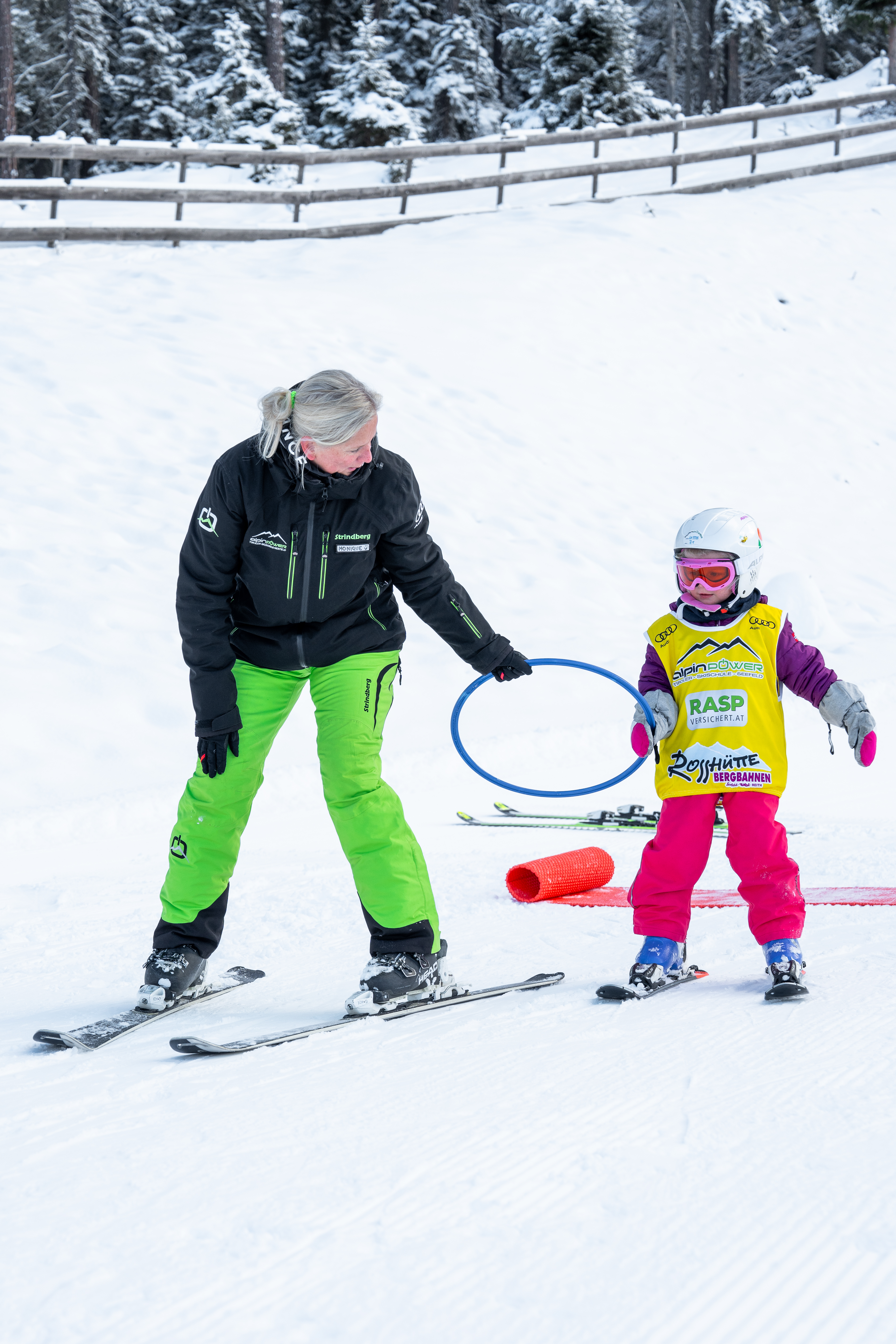 Kids Taster Ski Lessons (3-5 y.) for First Timers from Skischule Alpinpower Seefeld.
