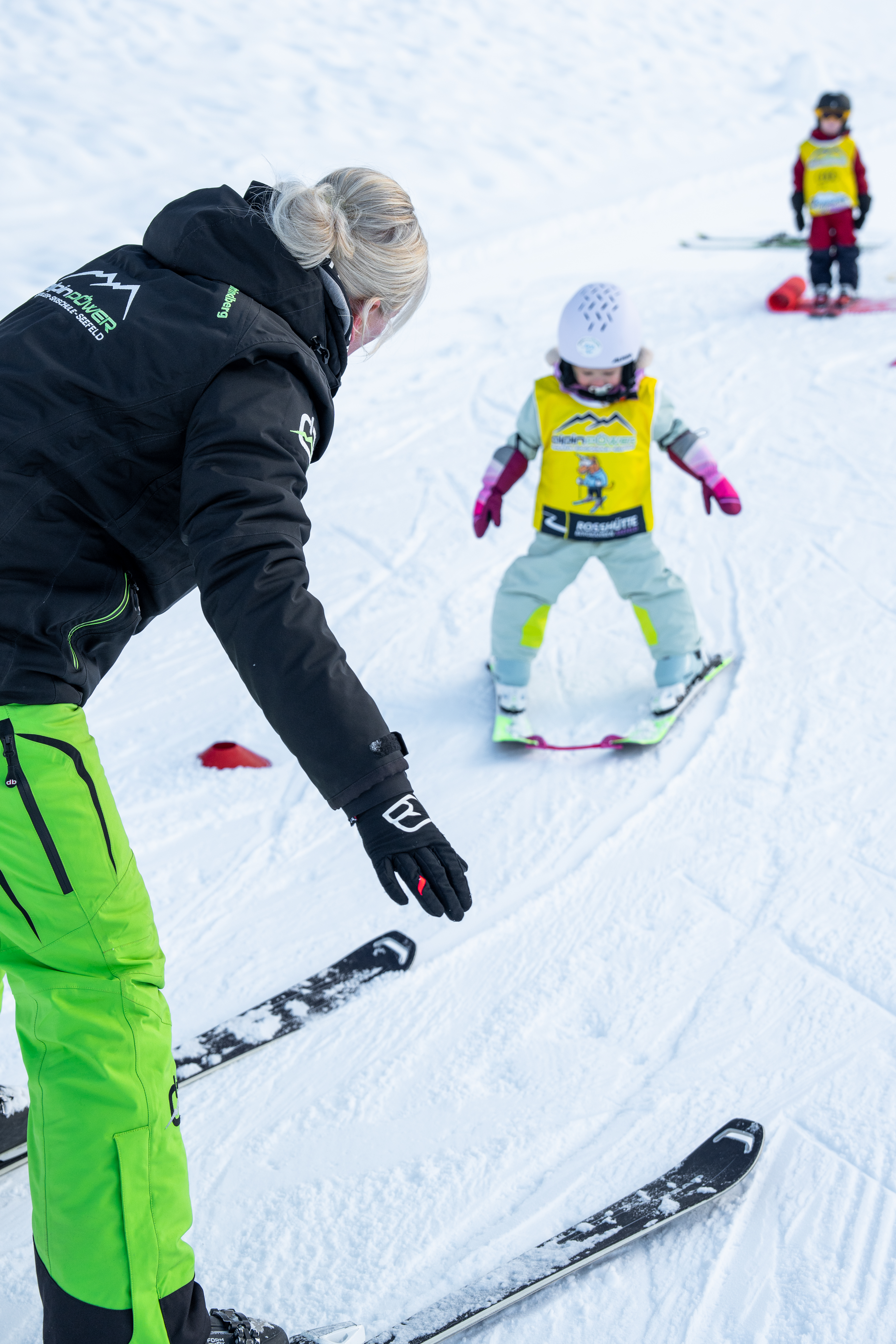 Kids Ski Lessons "Zwergerl" (3-5 y.) for First Timers from Skischule Alpinpower Seefeld.