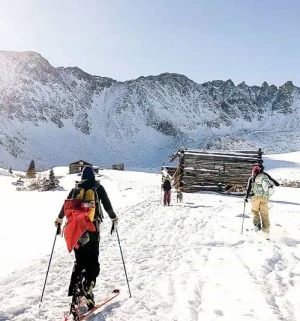 Private Ski Touring Guide for Skiers with Experience from Skischule Alpinpower Seefeld.