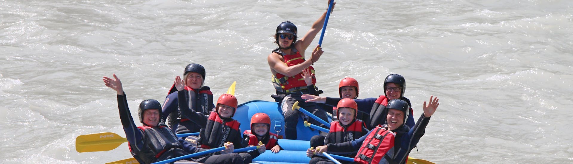 A boat full of happy people while Rafting for Families on the Inn River - Pirate Tour with H2O Adventure Ried.
