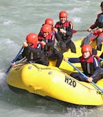 Een boot van H2O Adventure Ried tijdens Rafting for Families on the Inn River - Pirate Tour.
