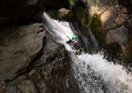A person while abseiling during the Canyoning for Beginners near Ried im Oberinntal - Wonderland with H2O Adventure Ried.