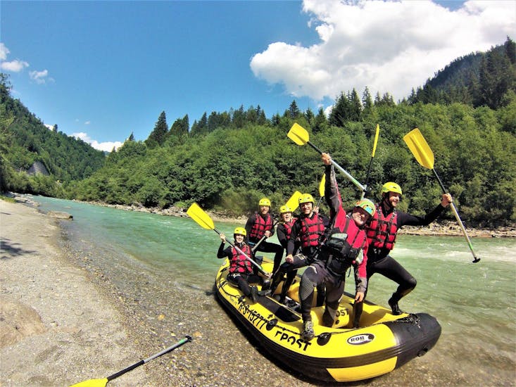 A rafting group looking forward to their Rafting Day Tour on the Salzach River with BBQ with the experienced instructors of Frost Rafting & Canoying Tours Salzburg.