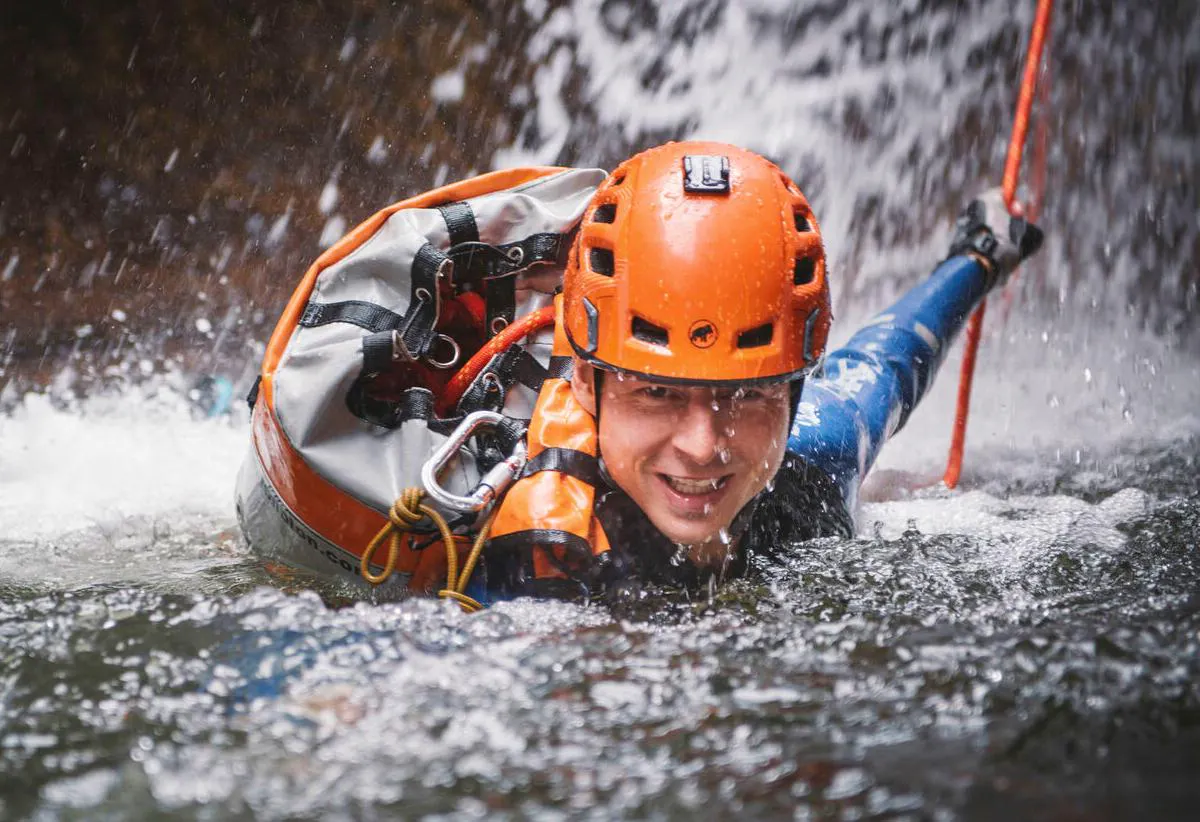 Canyoning in het Gesäuse vanaf Palau voor Waaghalsen met Deep Roots Adventures Palfau Canyoning in het Gesäuse vanaf Palau voor Waaghalsen met Deep Roots Adventures Palfau.