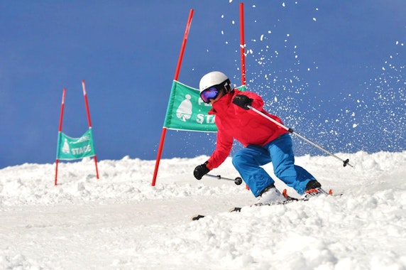 Teen & Adult Slalom Skiing Lessons for Advanced Skiers