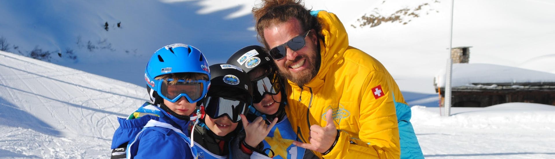 private-kids-ski-lessons-villars-ski-school-hero