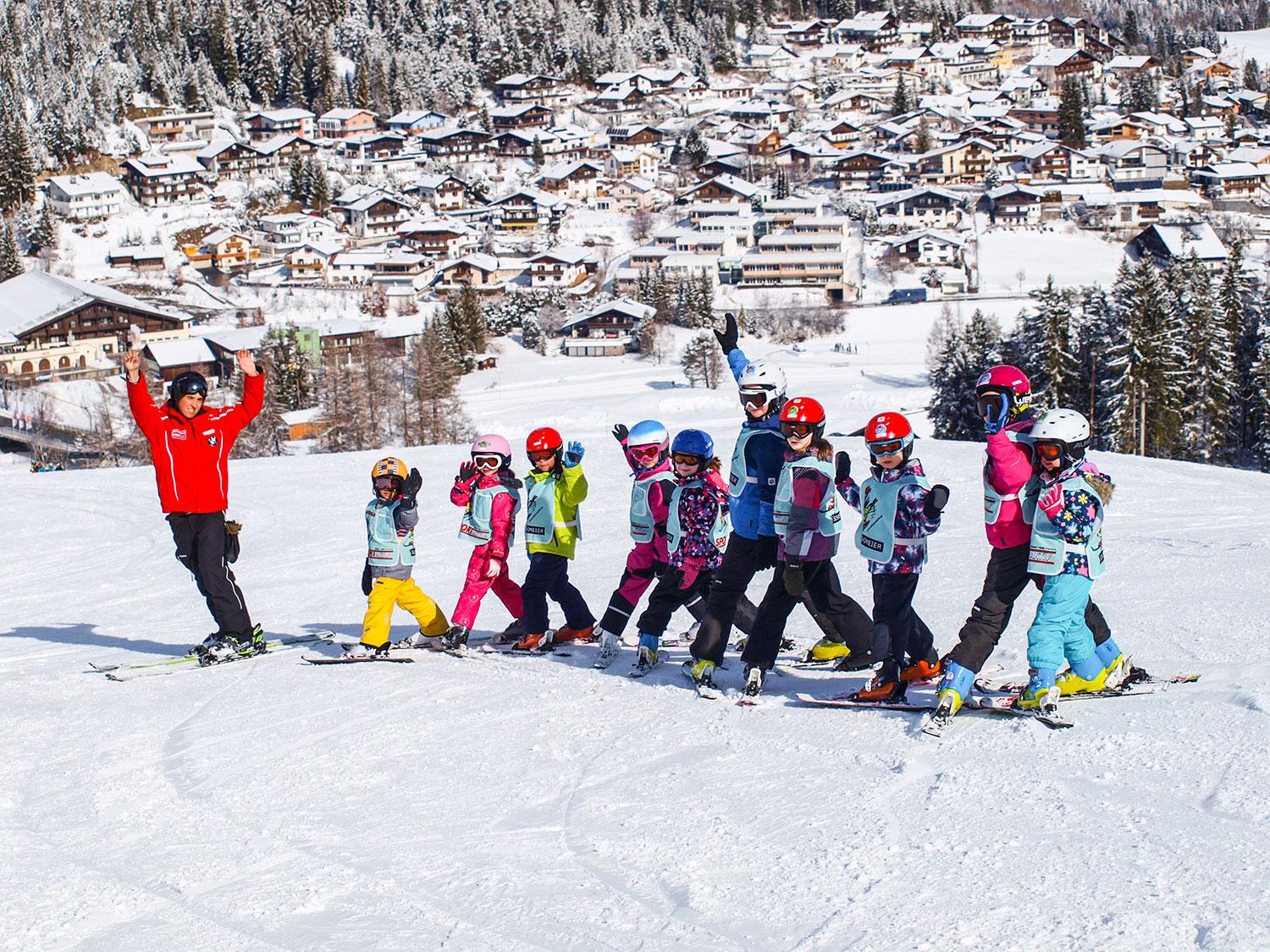 Lezioni di sci per bambini "Maxi" (5-14 anni) per tutti i livelli.