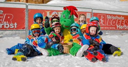 Kinder-Skikurs "Lofinos Schneesternchen" (3-4 J.) mit Herbst Skischule Lofer Kinder-Skikurs "Lofinos Schneesternchen" (3-4 J.) mit Herbst Skischule Lofer.