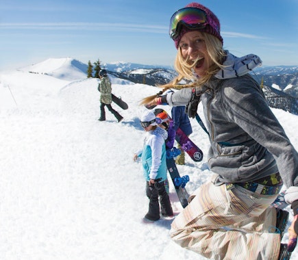 Kids Snowboarding Lessons (7-9  y.) for Beginners in Planai & Hochwurzen