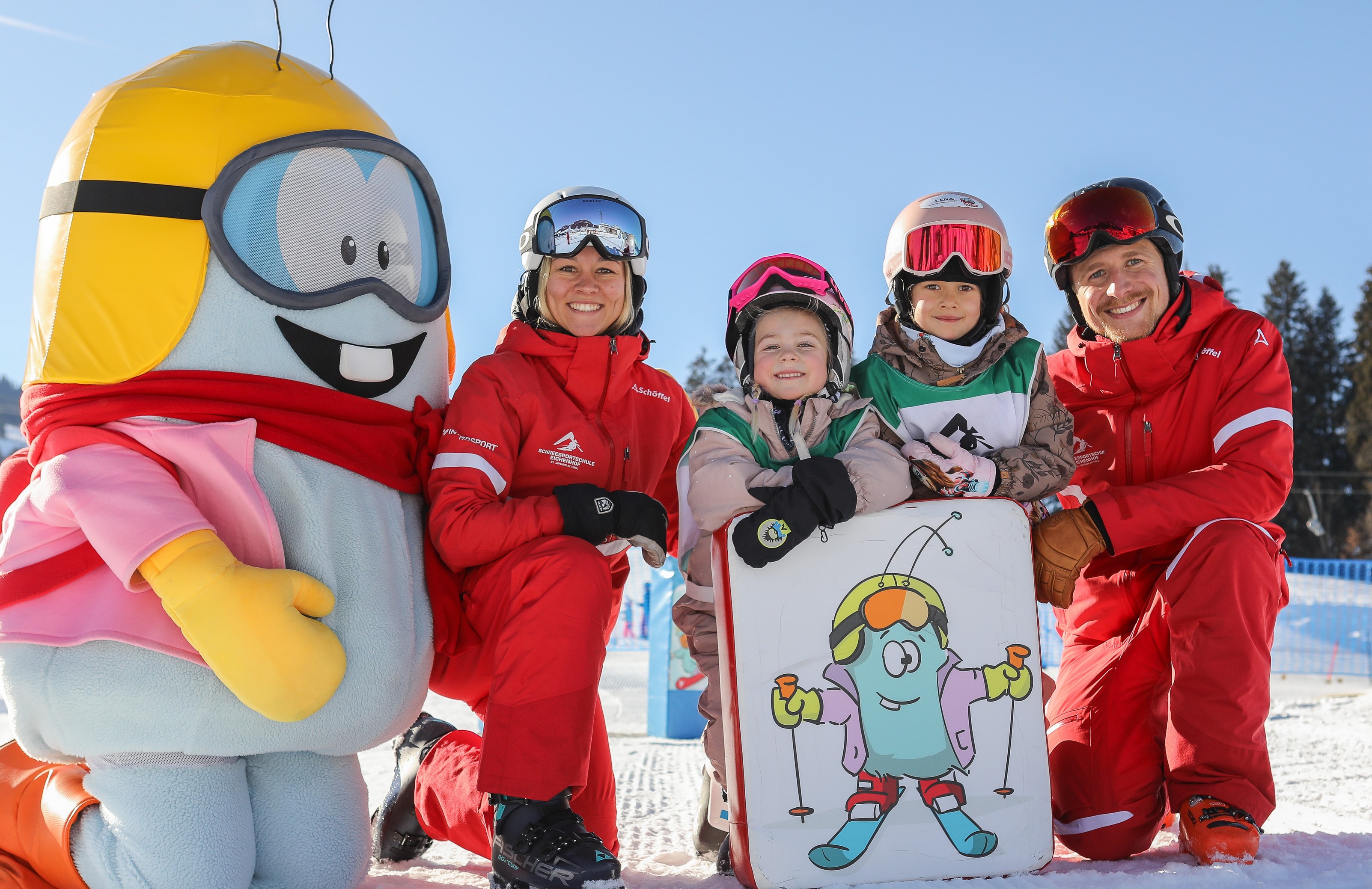 Clases de esquí para niños a partir de 3 años para debutantes con Snow Sports School Eichenhof St. Johann.