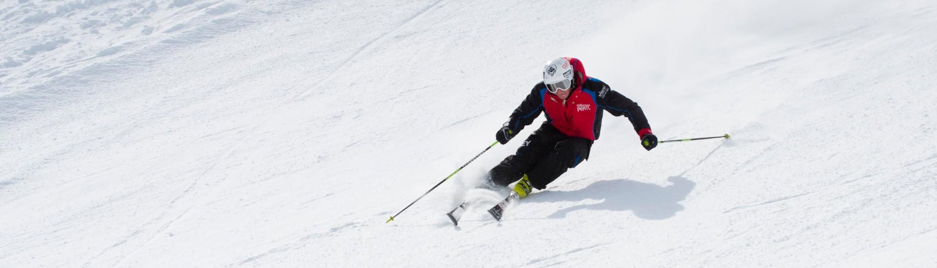 Lezioni di sci per adulti per tutti i livelli.