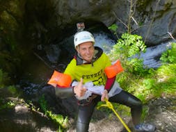 A bachelor is dressed up with funny accessories for the Canyoning in the Alpenrosenklamm in Ötztal - Stag Party with CanKick Ötztal.