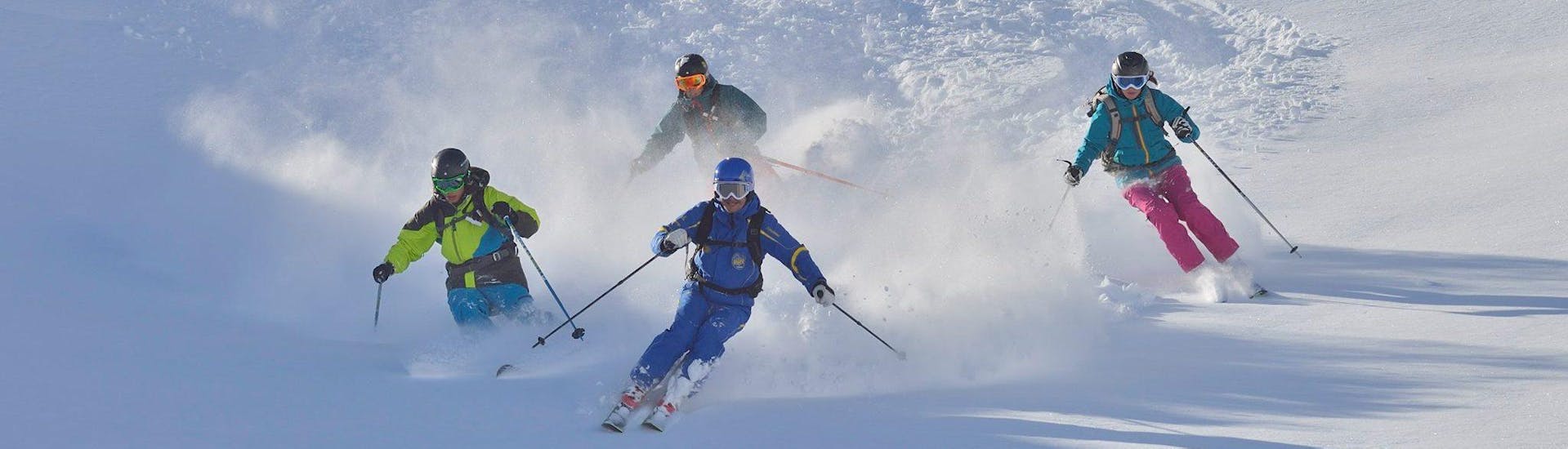 Lezioni di sci per adulti di tutti i livelli.