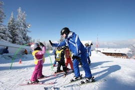 Lezioni di sci per bambini a partire da 5 anni per principianti con Snowsports Alpbach Aktiv.