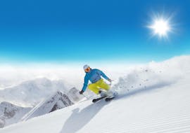 A skier at the private ski lessons for adults for all levels with the Fulpmes Ski School.