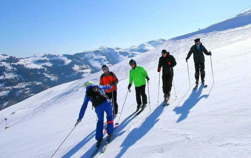 Skilessen voor volwassenen voor gevorderde skiërs met Snowsports Alpbach Aktiv Skilessen voor volwassenen voor gevorderde skiërs met Snowsports Alpbach Aktiv.