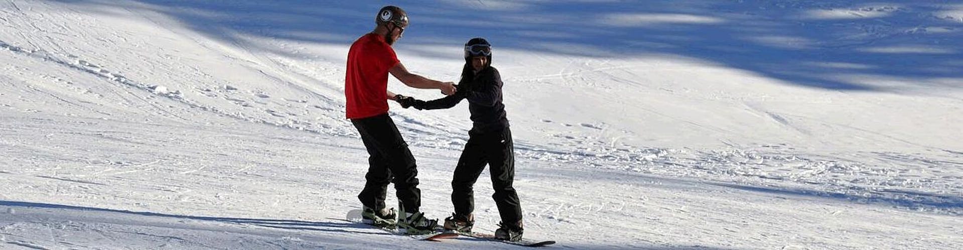 Lezioni private di snowboard per adulti per tutti i livelli.
