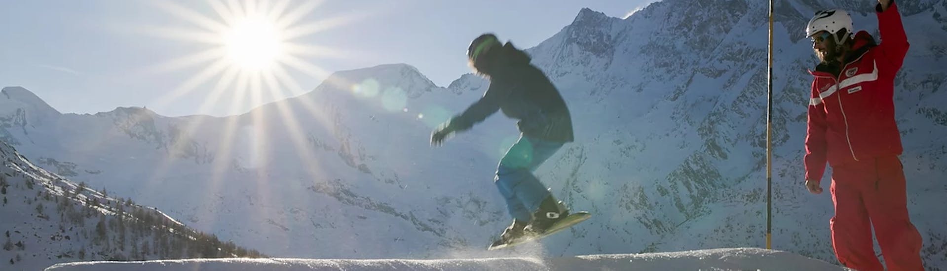 Adult Snowboarding Lessons (from 13 y.) for Beginners with Swiss Ski School Saas-Grund - Hero image