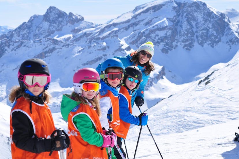 Kinder-Skikurse (4-12 J.) für alle Levels.