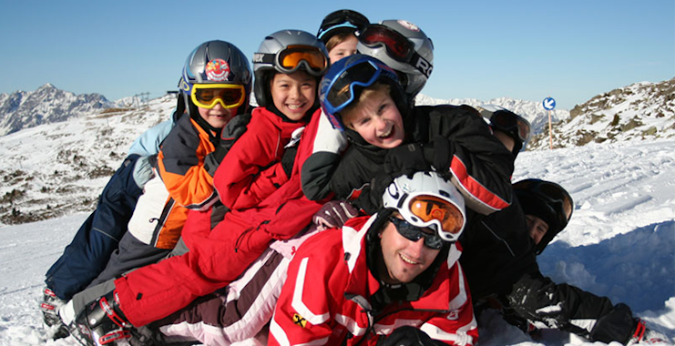 Kids Ski Lessons (7-14 y.) incl. Ski Hire Package for All Levels