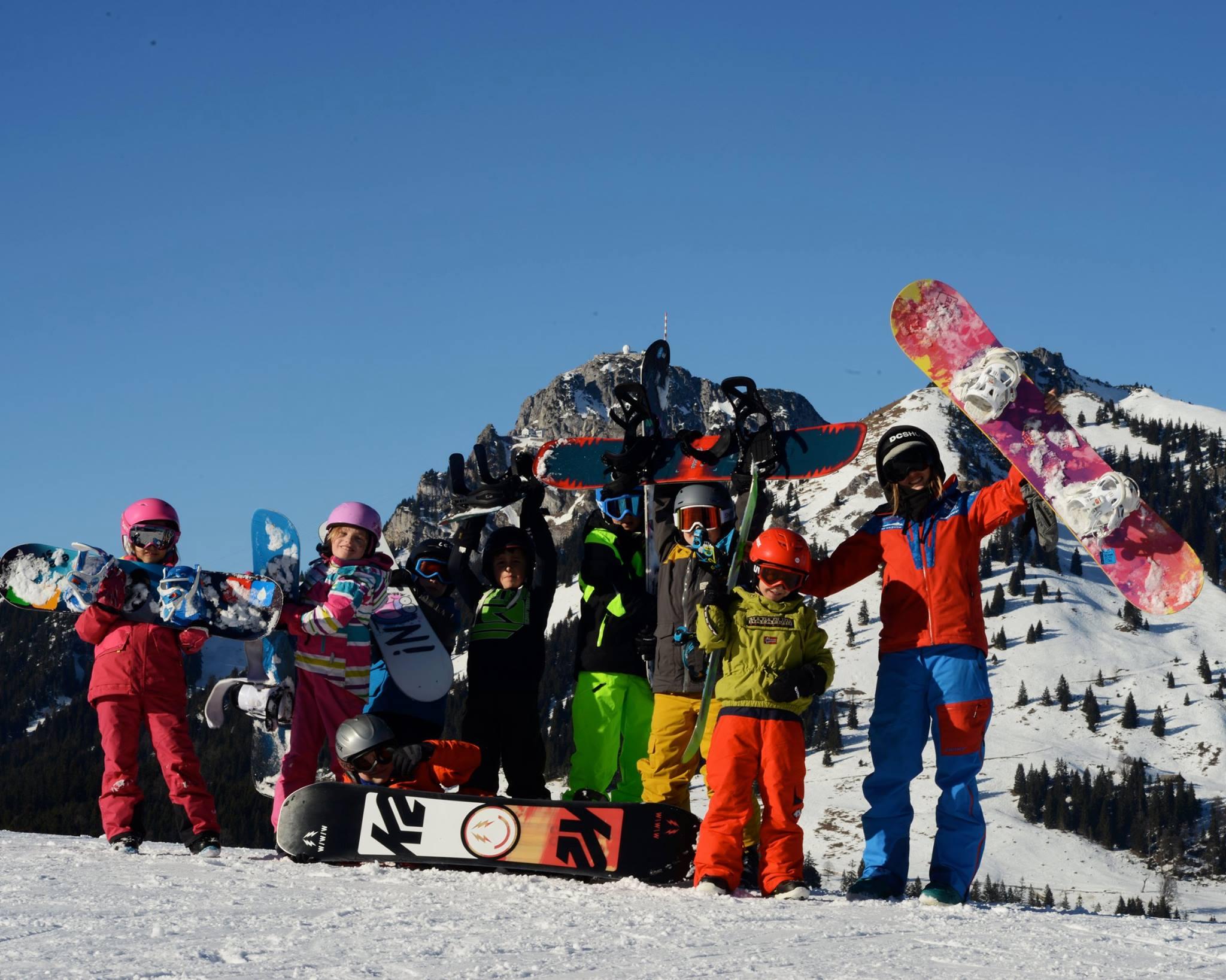 Good atmosphere at the snowboard course with the Alpine and Winter Sports School TOP ON SNOW Sudelfeld