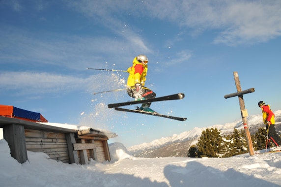 Private Freestyle Skiing Lessons for Advanced Adults