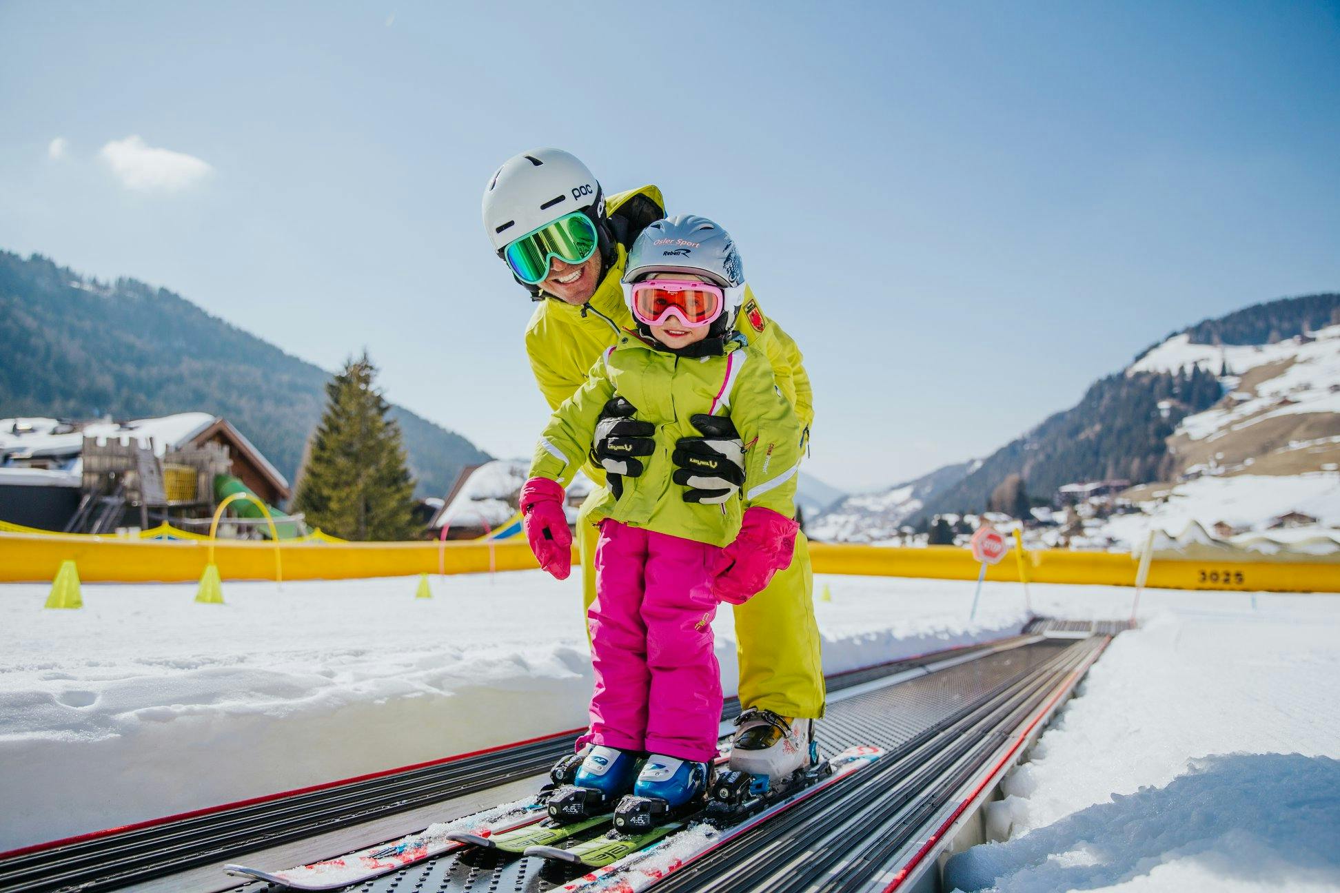 Kinder-Skikurs (4-12 J.) für alle Levels - Halbtags mit Skischule 2000 Wolkenstein.