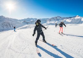Clases de esquí para adolescentes y adultos de todos los niveles con École de ski Evolution 2 Tignes.