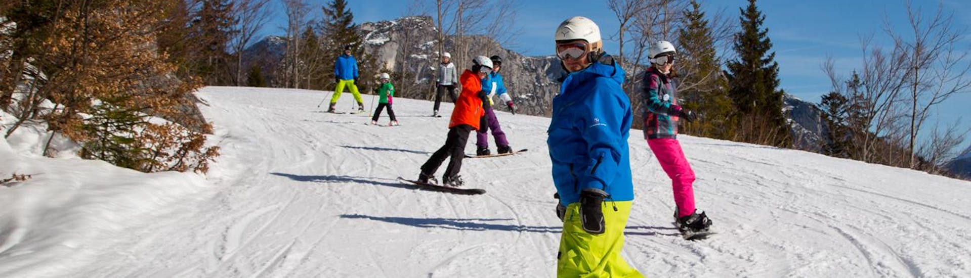 Snowboardkurs für Kinder (6-15 J.) für Fortgeschrittene.