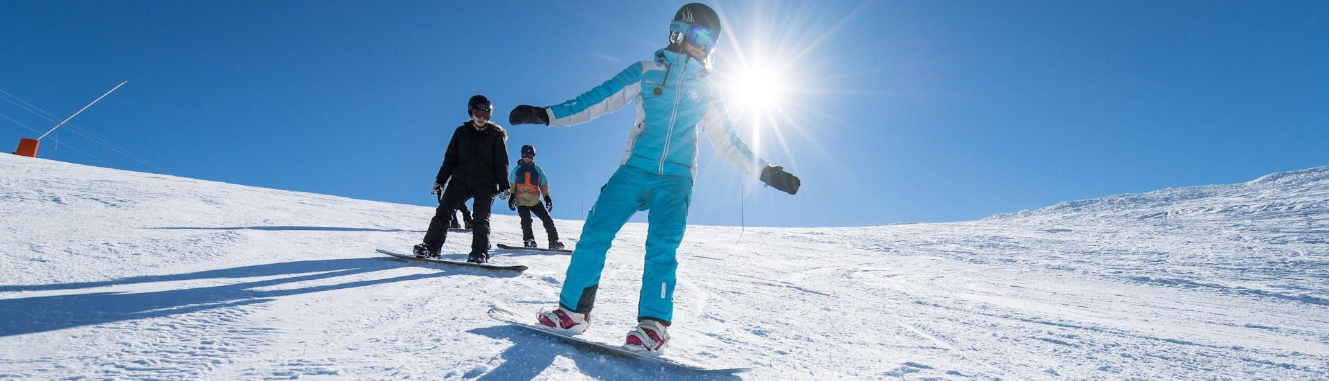 People are doing Snowboarding Lessons (from 10 y.) - Holidays with our partner ESI St Christophe Les Deux Alpes.