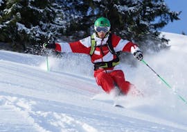 A ski instructor from the Ski School Ellmau Hartkaiser at the private ski lessons for adults of all levels. 