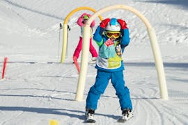 Kinder-Skikurs "Bambini" (3-4 J.) für Anfänger mit Tiroler Skischule Aktiv Brixen im Thale.