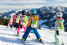 Kinder-Skikurs (5-12 J.) für Anfänger mit Tiroler Skischule Aktiv Brixen im Thale.