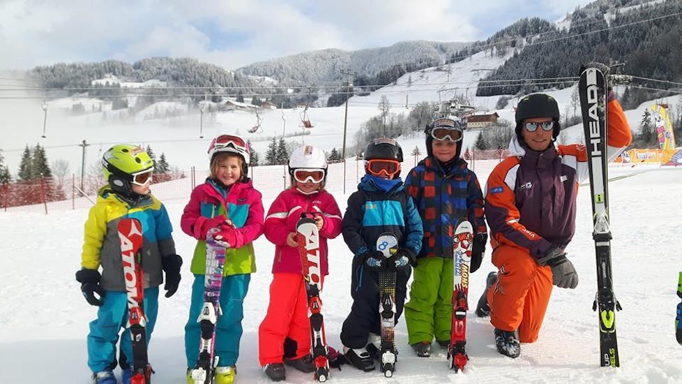 Kinder-Skikurs (4-6 J.) + Skiverleih Package für alle Levels mit Skischule Toni Gruber.