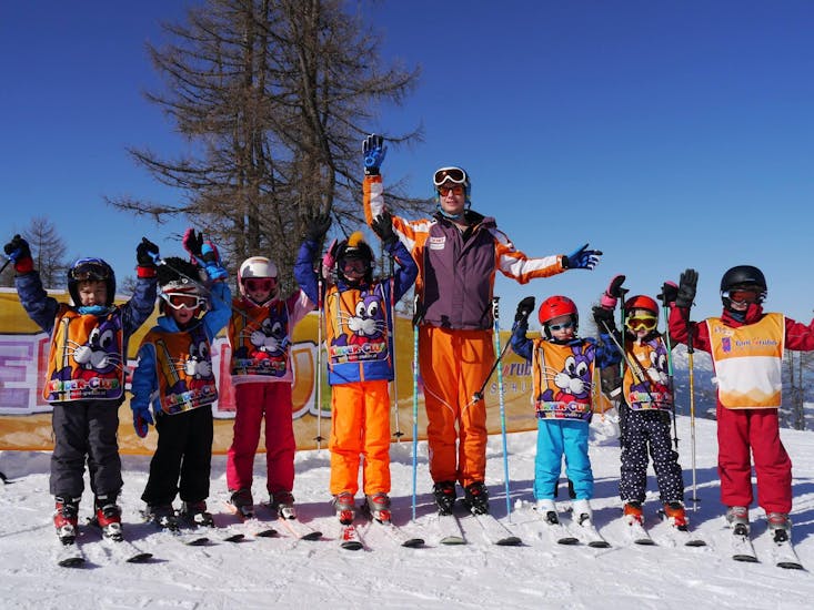 Clases de esquí para niños a partir de 7 años para todos los niveles con Skischule Toni Gruber.