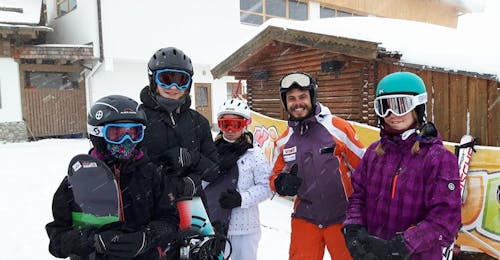 Lezioni di Snowboard a partire da 6 anni per tutti i livelli con Skischule Toni Gruber Lezioni di Snowboard a partire da 6 anni per tutti i livelli con Skischule Toni Gruber.