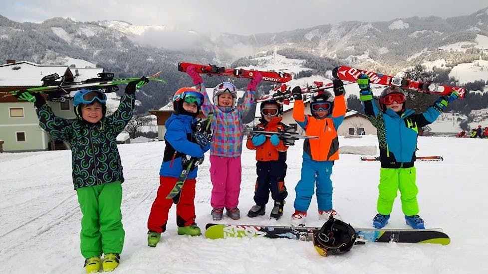 Cours de Ski et de Loisir pour Enfants (3-4 ans) - Débutants avec Ecole de ski Toni Gruber.