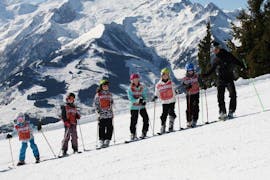 Children at their kids ski lessons (4 - 14 yrs.) for all levels with the Ski School Zell am See Outdo.