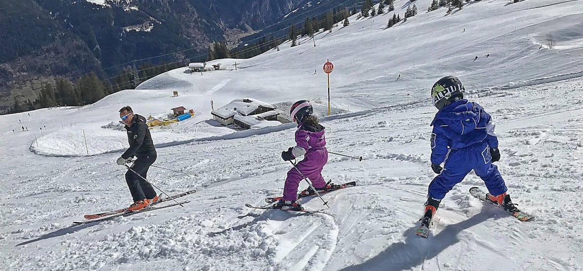 Privé-skilessen voor kinderen (vanaf 5 jaar) van alle niveaus.
