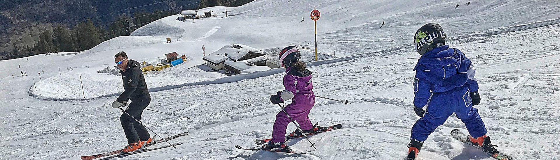 Privé-skilessen voor kinderen (vanaf 5 jaar) van alle niveaus.
