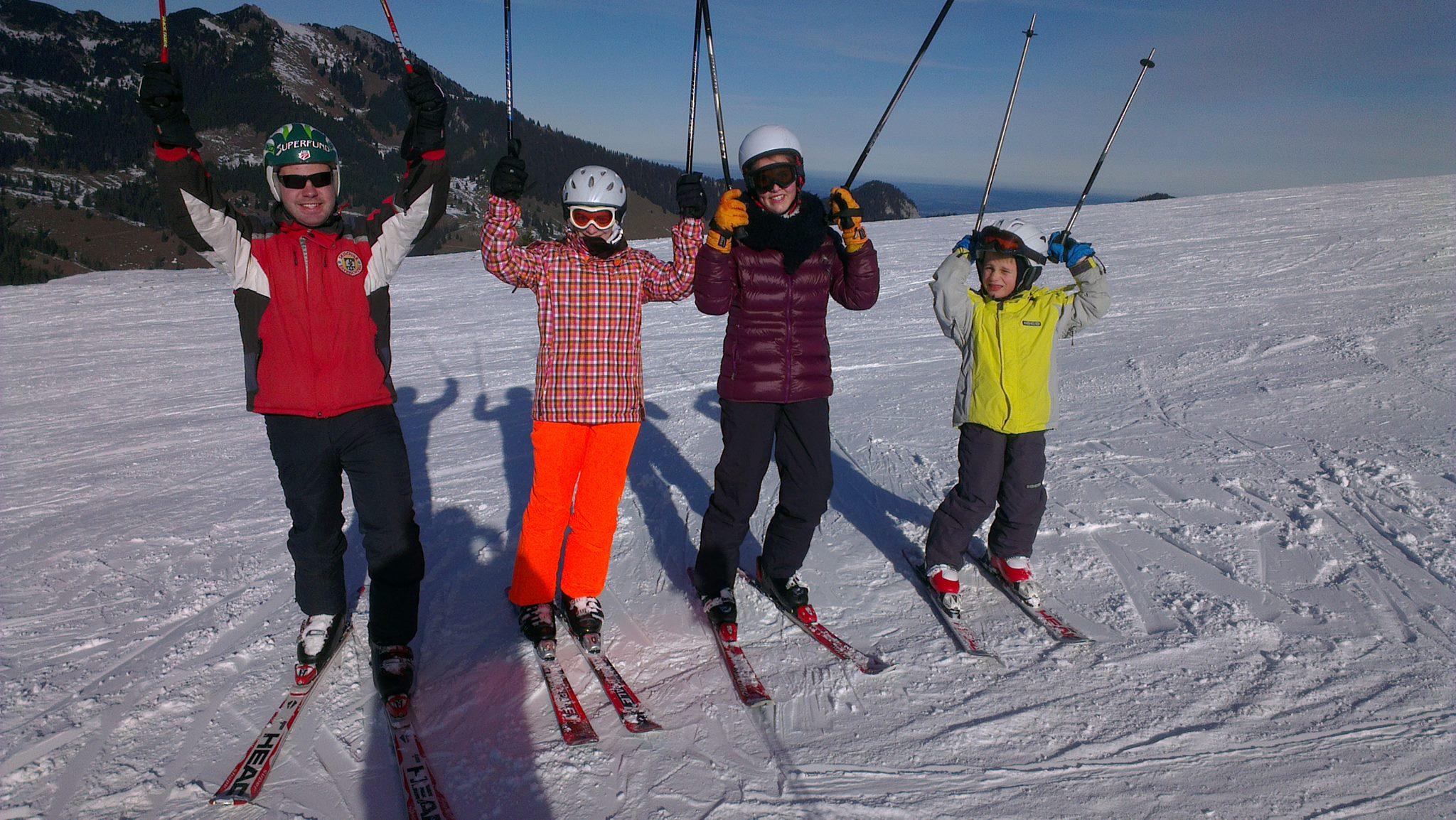 4 skiers had an exciting day with kids ski lessons for advanced skiers with Skischule Bayrischzell.