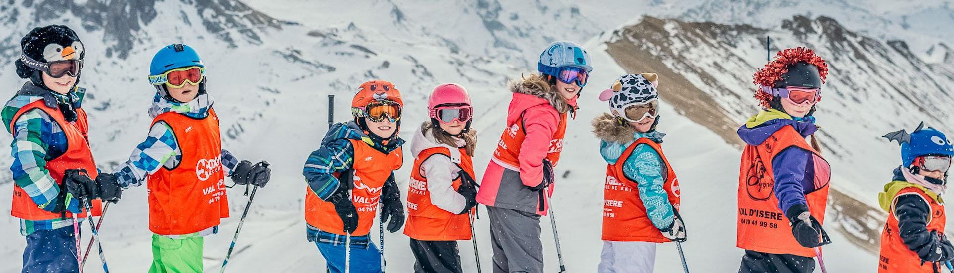 Lezioni di sci per bambini a partire da 3 anni per tutti i livelli.