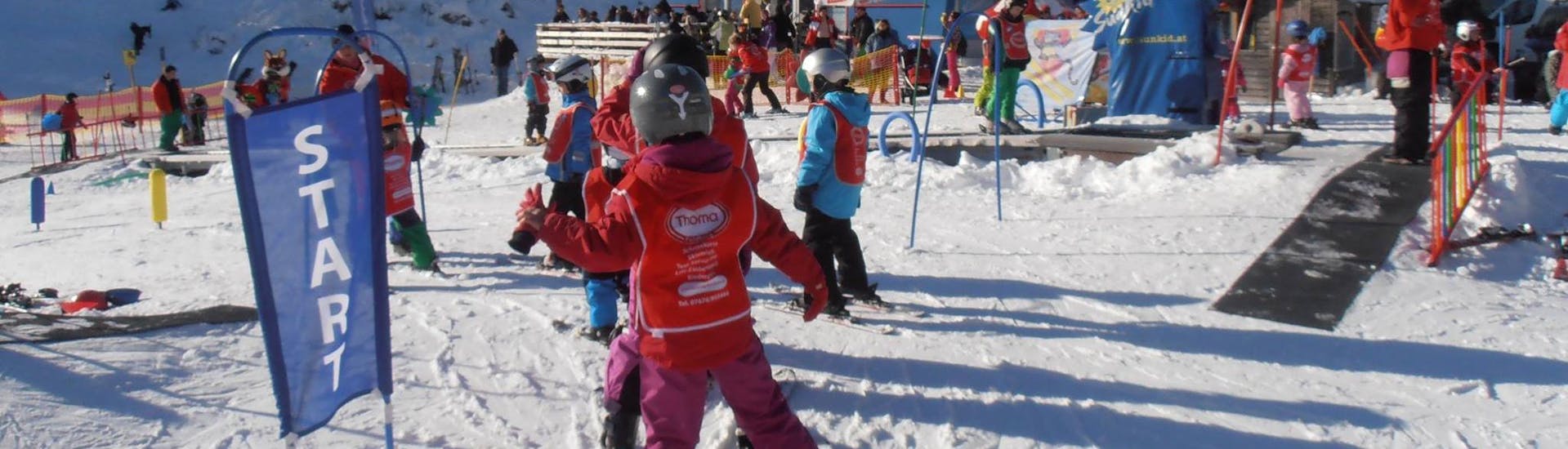 A kids ski lessons for all levels with ski school Thoma Feldberg take place.