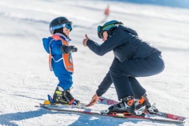 Lezioni di sci per bambini "Kindergarten" (3-5 anni) con ESI Valfréjus .