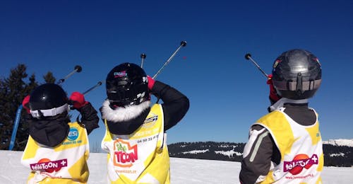 Cours particulier de ski Enfants & Ados pour Tous âges avec ESI La Clusaz - École de ski Cours particulier de ski Enfants & Ados pour Tous âges avec ESI La Clusaz - École de ski.