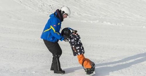 Privater Snowboardkurs für alle Levels & Altersgruppen mit Skischule Vreni Schneider Elm Privater Snowboardkurs für alle Levels & Altersgruppen mit Skischule Vreni Schneider Elm.