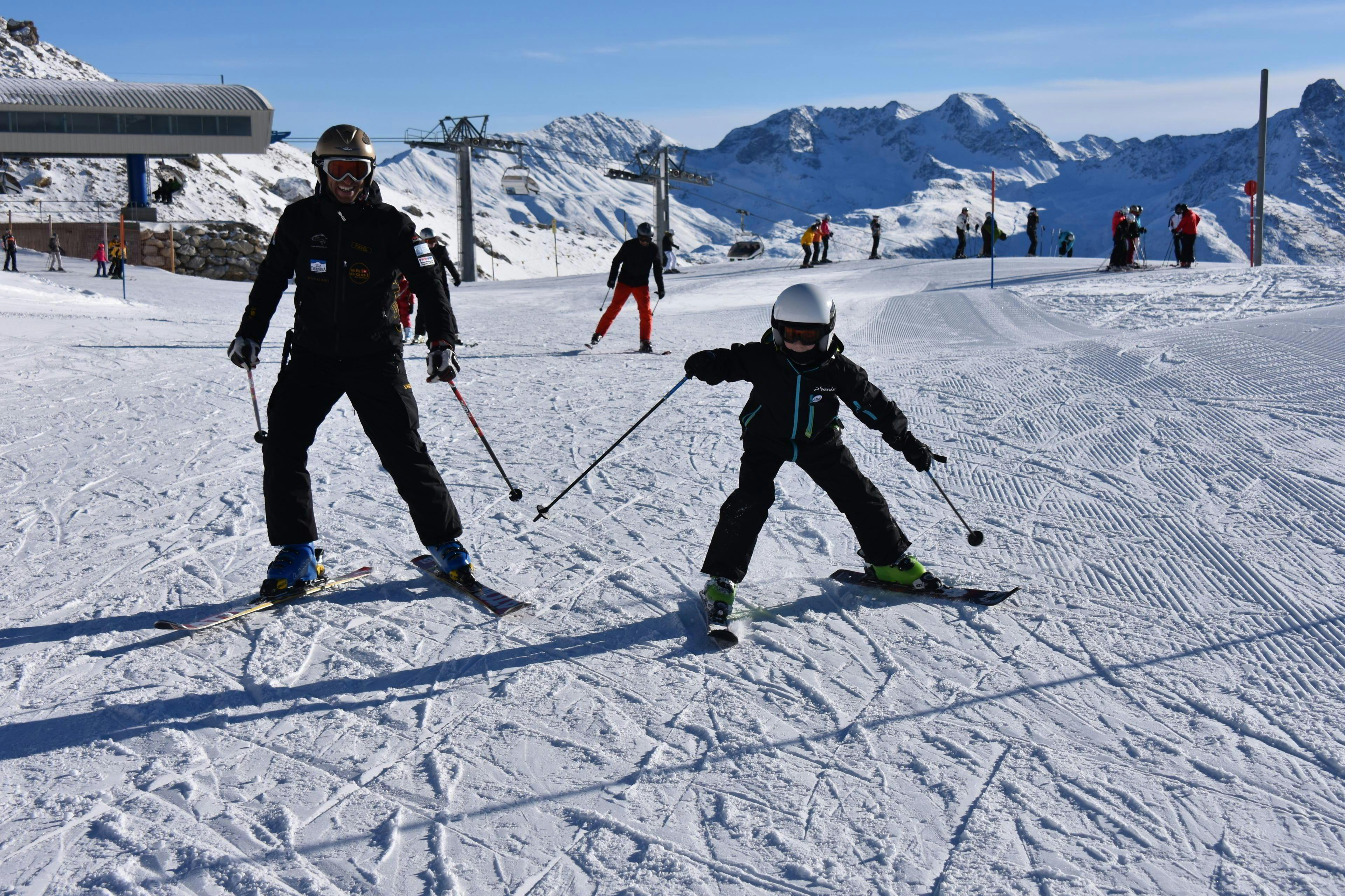 Privater Skikurs für Kinder & Jugendliche aller Altersgruppen mit Ski Cool St. Moritz Privater Skikurs für Kinder & Jugendliche aller Altersgruppen mit Ski Cool St. Moritz.
