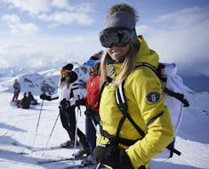Gli sciatori si godono la loro lezione privata di sci con l'ESI First Tracks a Courchevel.