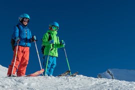 Volwassenen volgen privé skilessen voor volwassenen van alle niveaus met Evolution 2 La Clusaz.