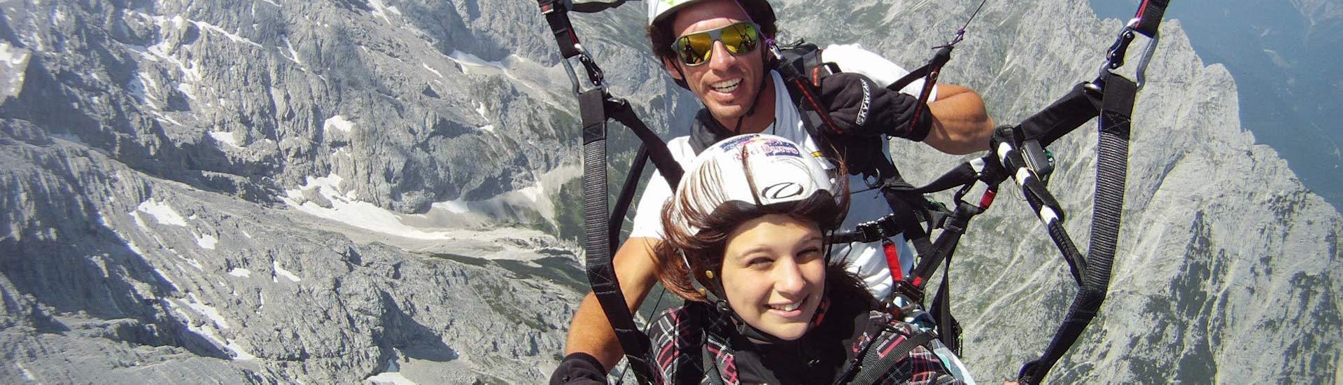 Tandem Paragliding in Garmisch-Partenkirchen - Early Bird with Aerotaxi Garmisch-Partenkirchen - Hero image